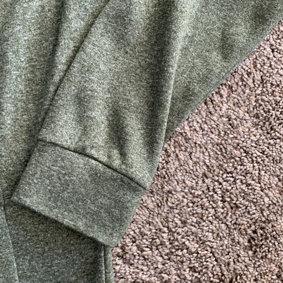 Women’s Columbia Sweatshirt - Picture 4 of 8